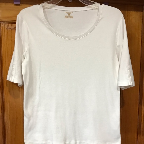 Jones New York Sport White Crew Neck Blouse w/ 3 Buttons on the Sleeve
Ladies - Picture 5 of 16